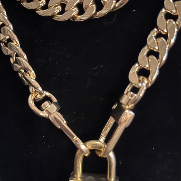 Louis Vuitton Padlock on Chain Gold Necklace - Picture 4 of 6